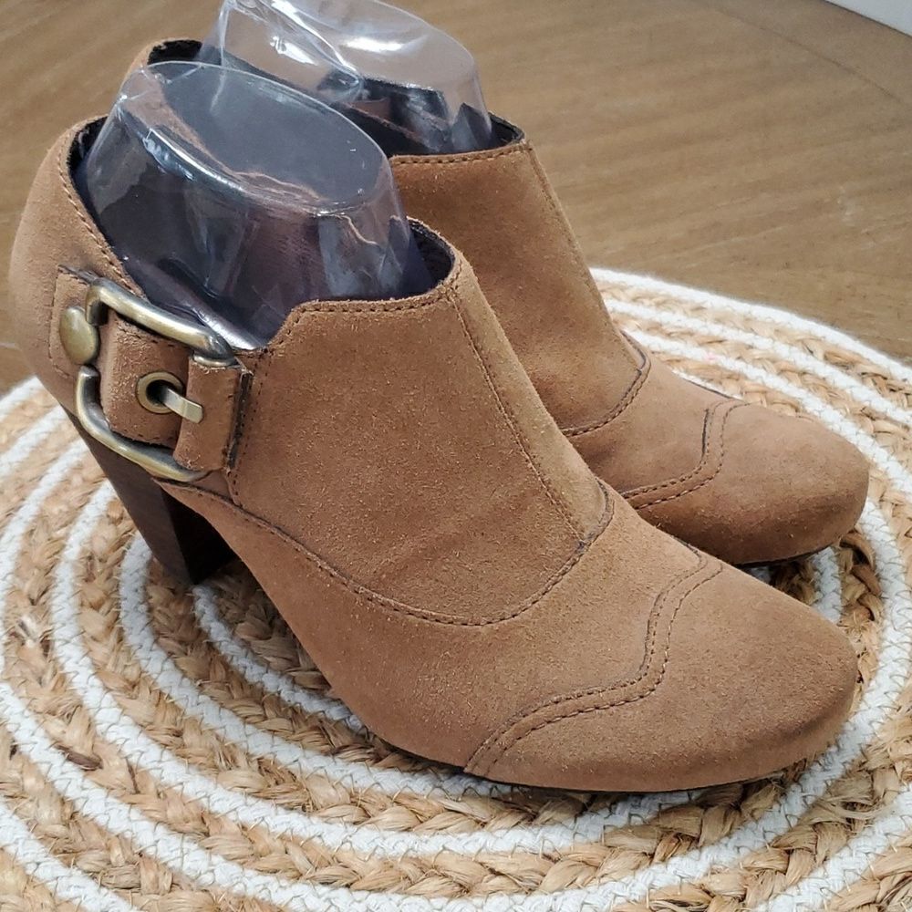 Madison, Women’s Leather, Billy Style Tan Ankle booties, size 8